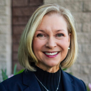 Janna Murrell headshot